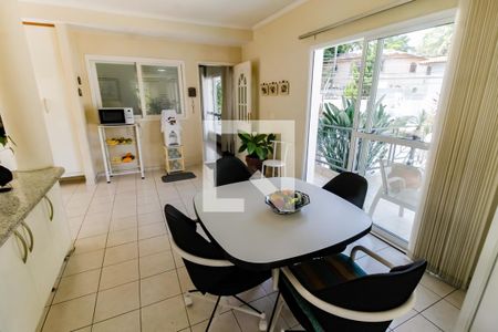 Casa à venda com 400m², 4 quartos e 4 vagas Casa à venda com 400m², 4 quartos e 4 vagasCopa