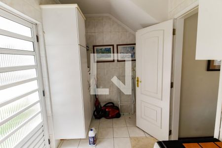 Casa à venda com 400m², 4 quartos e 4 vagas Casa à venda com 400m², 4 quartos e 4 vagasDetalhe da area de serviço