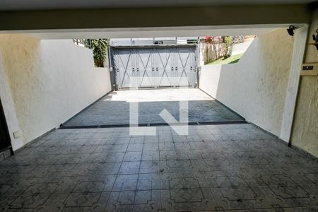 Casa à venda com 400m², 4 quartos e 4 vagas Casa à venda com 400m², 4 quartos e 4 vagasGaragem