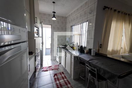 Casa à venda com 56m², 4 quartos e 1 vaga Casa à venda com 56m², 4 quartos e 1 vagaCozinha