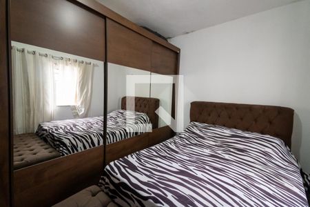 Casa à venda com 56m², 4 quartos e 1 vaga Casa à venda com 56m², 4 quartos e 1 vagaQuarto 4