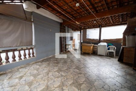 Casa à venda com 56m², 4 quartos e 1 vaga Casa à venda com 56m², 4 quartos e 1 vagaÁrea comum