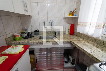 Casa à venda com 56m², 4 quartos e 1 vaga Casa à venda com 56m², 4 quartos e 1 vagaCozinha