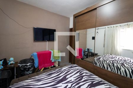 Casa à venda com 56m², 4 quartos e 1 vaga Casa à venda com 56m², 4 quartos e 1 vagaQuarto 4