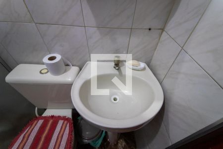 Casa à venda com 56m², 4 quartos e 1 vaga Casa à venda com 56m², 4 quartos e 1 vagaBanheiro/Quarto 2