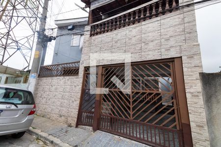 Casa à venda com 56m², 4 quartos e 1 vaga Casa à venda com 56m², 4 quartos e 1 vagaFachada