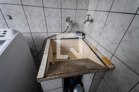 Casa à venda com 56m², 4 quartos e 1 vaga Casa à venda com 56m², 4 quartos e 1 vagaLavanderia