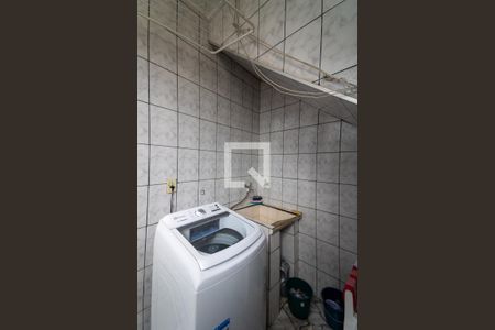 Casa à venda com 56m², 4 quartos e 1 vaga Casa à venda com 56m², 4 quartos e 1 vagaLavanderia