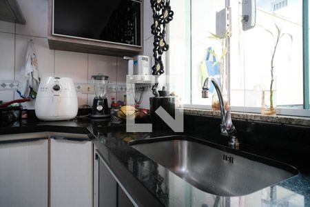 Casa à venda com 233m², 3 quartos e 2 vagas Casa à venda com 233m², 3 quartos e 2 vagasCozinha