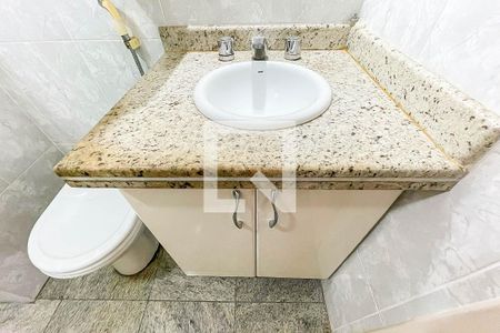 Apartamento à venda com 132m², 3 quartos e 2 vagas Apartamento à venda com 132m², 3 quartos e 2 vagasBanheiro Suíte