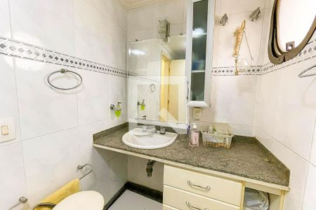Apartamento à venda com 132m², 3 quartos e 2 vagas Apartamento à venda com 132m², 3 quartos e 2 vagasBanheiro Suíte