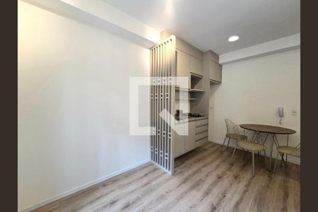 Sala/Cozinha de apartamento para alugar com 1 quarto, 32m² em Indianópolis, São Paulo