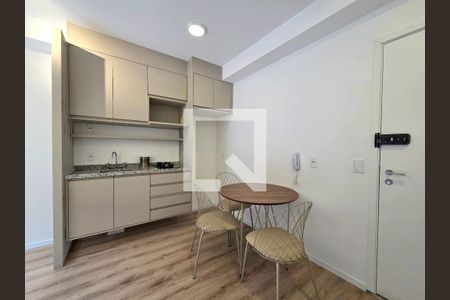 Sala/Cozinha de apartamento para alugar com 1 quarto, 32m² em Indianópolis, São Paulo
