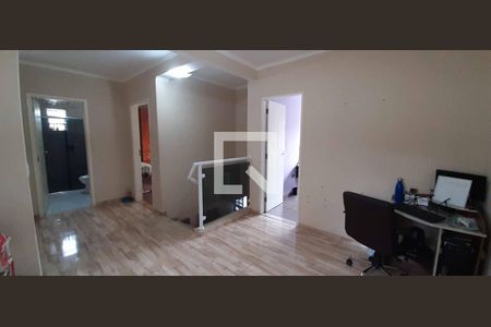 Casa à venda com 118m², 3 quartos e 4 vagas Casa à venda com 118m², 3 quartos e 4 vagasSala de TV