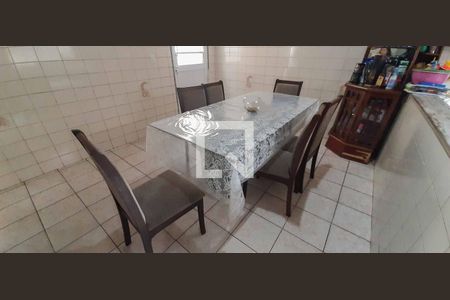 Casa à venda com 118m², 3 quartos e 4 vagas Casa à venda com 118m², 3 quartos e 4 vagasCozinha