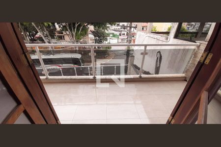 Casa à venda com 118m², 3 quartos e 4 vagas Casa à venda com 118m², 3 quartos e 4 vagasVaranda do Quarto 2