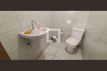 Casa à venda com 118m², 3 quartos e 4 vagas Casa à venda com 118m², 3 quartos e 4 vagasBanheiro da Garagem