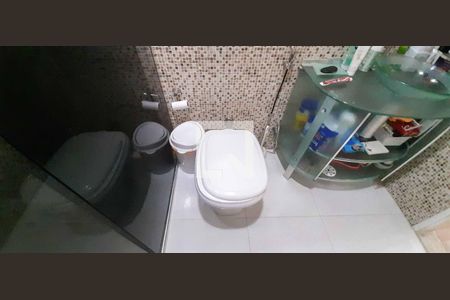 Casa à venda com 118m², 3 quartos e 4 vagas Casa à venda com 118m², 3 quartos e 4 vagasBanheiro