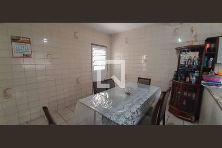 Casa à venda com 118m², 3 quartos e 4 vagas Casa à venda com 118m², 3 quartos e 4 vagasCozinha