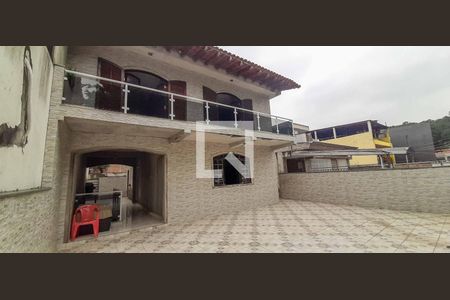 Casa à venda com 118m², 3 quartos e 4 vagas Casa à venda com 118m², 3 quartos e 4 vagasVaranda externa
