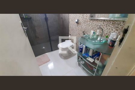 Casa à venda com 118m², 3 quartos e 4 vagas Casa à venda com 118m², 3 quartos e 4 vagasBanheiro