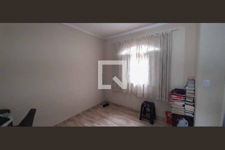 Casa à venda com 118m², 3 quartos e 4 vagas Casa à venda com 118m², 3 quartos e 4 vagasSala de TV