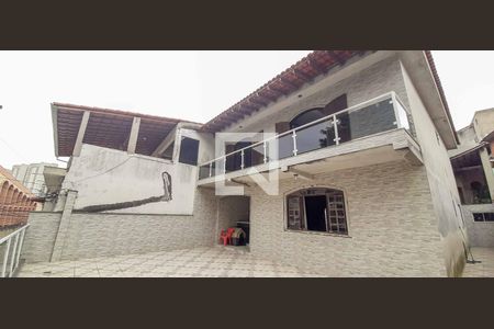 Casa à venda com 118m², 3 quartos e 4 vagas Casa à venda com 118m², 3 quartos e 4 vagasVaranda externa