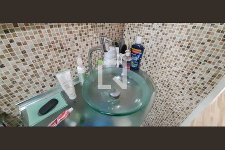 Casa à venda com 118m², 3 quartos e 4 vagas Casa à venda com 118m², 3 quartos e 4 vagasBanheiro