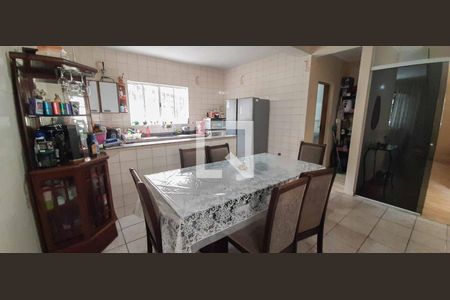 Casa à venda com 118m², 3 quartos e 4 vagas Casa à venda com 118m², 3 quartos e 4 vagasCozinha