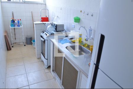 Apartamento à venda com 58m², 2 quartos e 2 vagasCozinha 