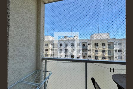 Varanda Sala  de apartamento para alugar com 2 quartos, 55m² em Jacarepaguá, Rio de Janeiro
