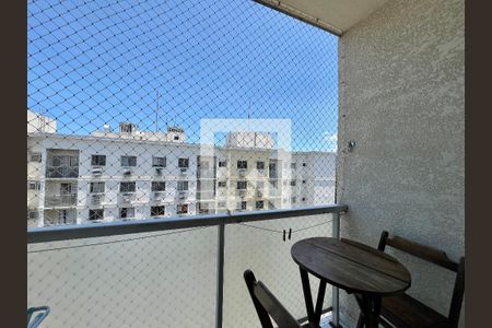 Varanda Sala  de apartamento para alugar com 2 quartos, 55m² em Jacarepaguá, Rio de Janeiro