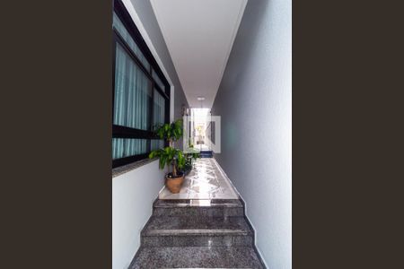 Casa à venda com 190m², 3 quartos e 4 vagasCorredor Externo