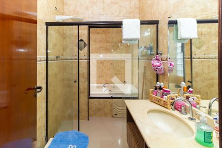 Casa à venda com 190m², 3 quartos e 4 vagasBanheiro da Suíte