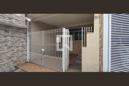 Casa à venda com 100m², 3 quartos e 1 vaga Casa à venda com 100m², 3 quartos e 1 vagaFachada