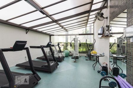 Apartamento à venda com 123m², 3 quartos e 2 vagas Apartamento à venda com 123m², 3 quartos e 2 vagasÁrea comum - Academia