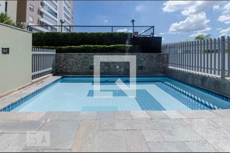 Apartamento à venda com 123m², 3 quartos e 2 vagas Apartamento à venda com 123m², 3 quartos e 2 vagasÁrea comum - Piscina
