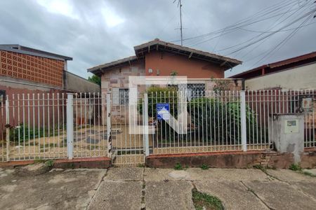 Casa à venda com 1000m², 2 quartos e 1 vagaPLACA INSTALADA NA FACHADA