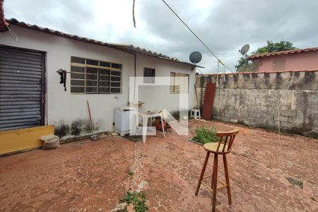 Casa à venda com 1000m², 2 quartos e 1 vagaQuintal