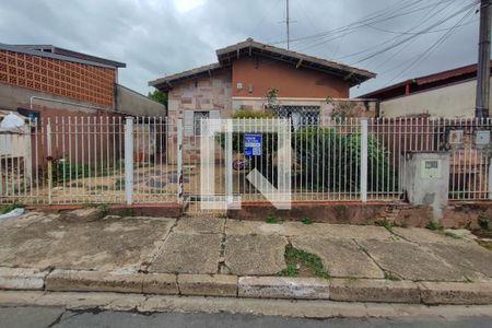 Casa à venda com 1000m², 2 quartos e 1 vagaFachada