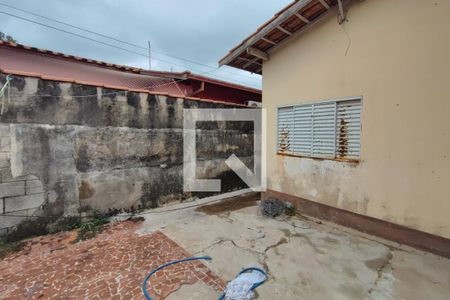 Casa à venda com 1000m², 2 quartos e 1 vagaQuintal