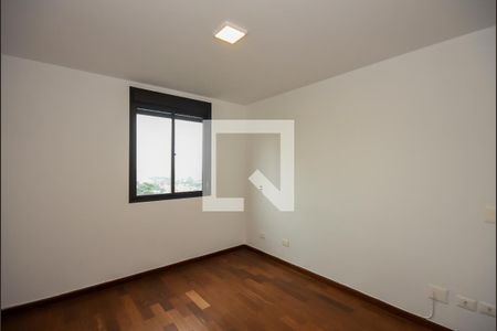 Apartamento à venda com 180m², 3 quartos e 3 vagas Apartamento à venda com 180m², 3 quartos e 3 vagasSuíte 3