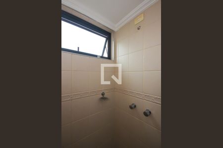 Apartamento à venda com 180m², 3 quartos e 3 vagas Apartamento à venda com 180m², 3 quartos e 3 vagasBanheiro Suíte 1
