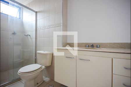Apartamento à venda com 180m², 3 quartos e 3 vagas Apartamento à venda com 180m², 3 quartos e 3 vagasBanheiro Suíte 1