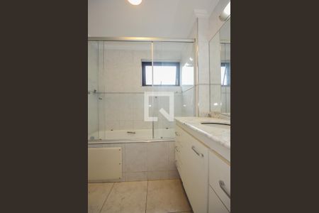 Apartamento à venda com 180m², 3 quartos e 3 vagas Apartamento à venda com 180m², 3 quartos e 3 vagasBanheiro Suíte 3