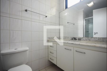 Apartamento à venda com 180m², 3 quartos e 3 vagas Apartamento à venda com 180m², 3 quartos e 3 vagasBanheiro Suíte 2