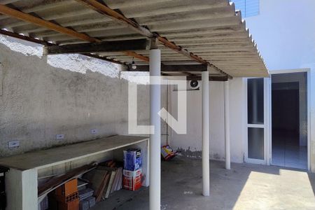 Casa à venda com 200m², 3 quartos e 1 vaga Casa à venda com 200m², 3 quartos e 1 vagaQuintal