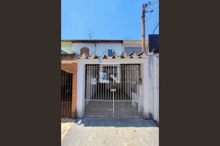 Casa à venda com 200m², 3 quartos e 1 vaga Casa à venda com 200m², 3 quartos e 1 vagaFachada