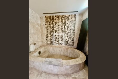 Apartamento à venda com 280m², 3 quartos e 1 vagaSuíte banheiro