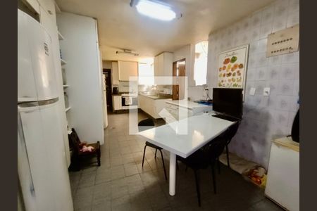 Apartamento à venda com 280m², 3 quartos e 1 vagaCopa / Cozinha